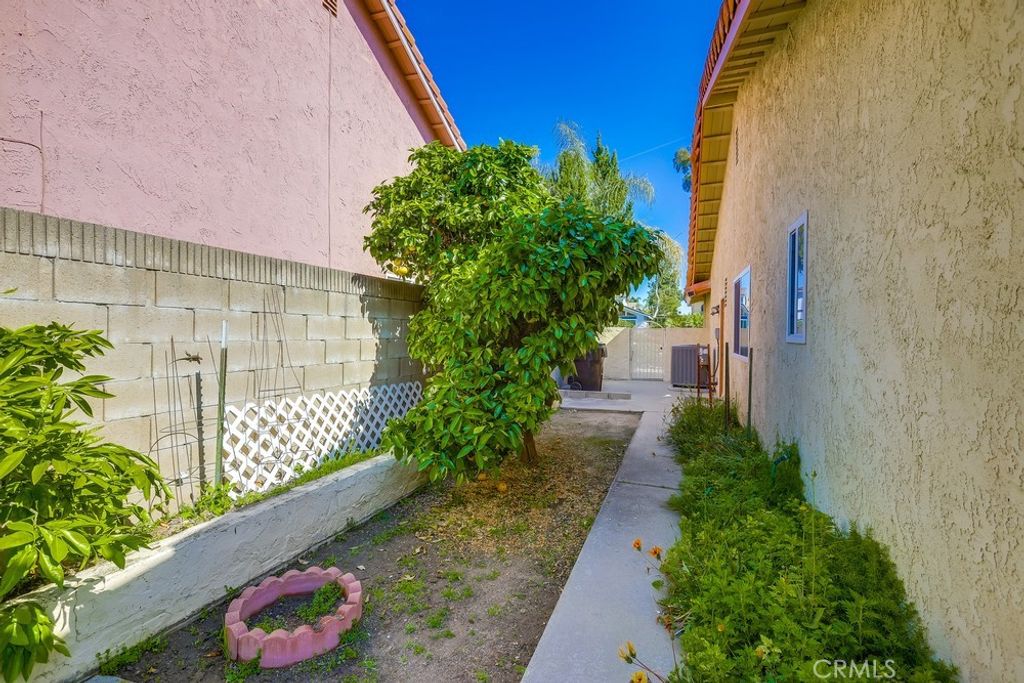 property-img