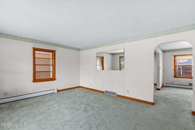 6904 Charmon Ave, Louisville, KY 40219