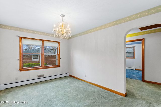 6904 Charmon Ave, Louisville, KY 40219