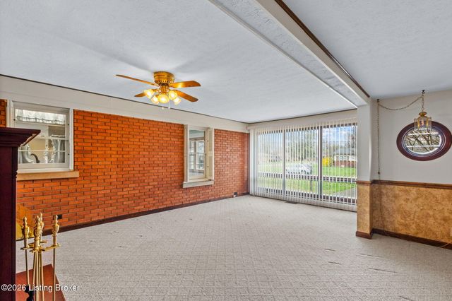 6904 Charmon Ave, Louisville, KY 40219