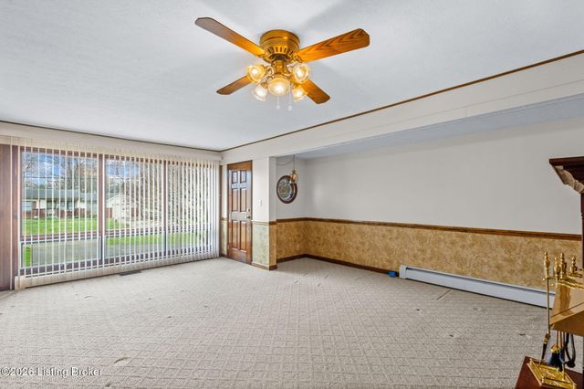 6904 Charmon Ave, Louisville, KY 40219