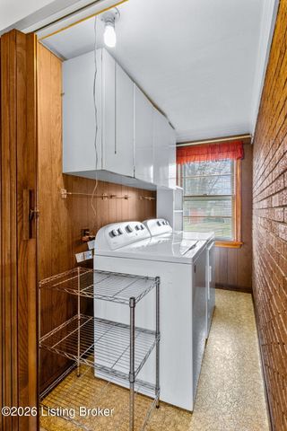 6904 Charmon Ave, Louisville, KY 40219