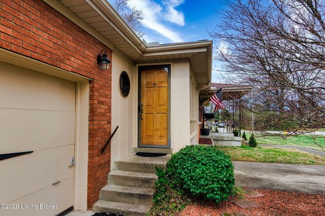 6904 Charmon Ave, Louisville, KY 40219