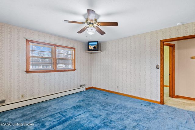 6904 Charmon Ave, Louisville, KY 40219