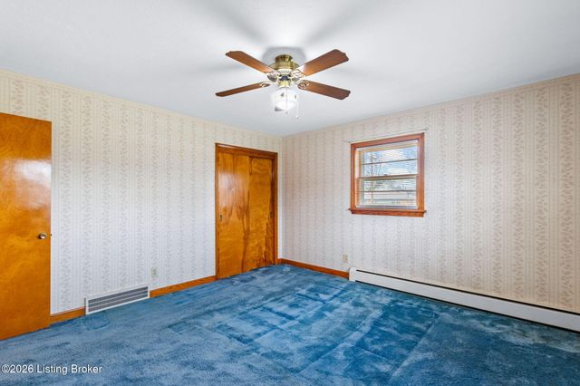 6904 Charmon Ave, Louisville, KY 40219