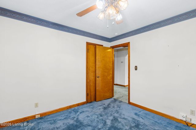 6904 Charmon Ave, Louisville, KY 40219