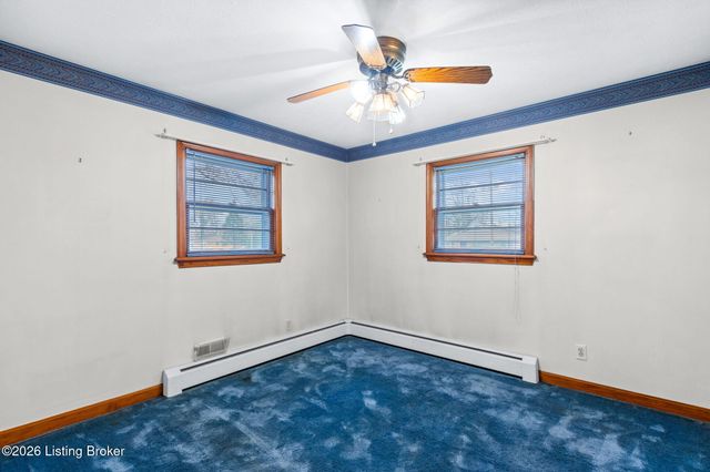 6904 Charmon Ave, Louisville, KY 40219