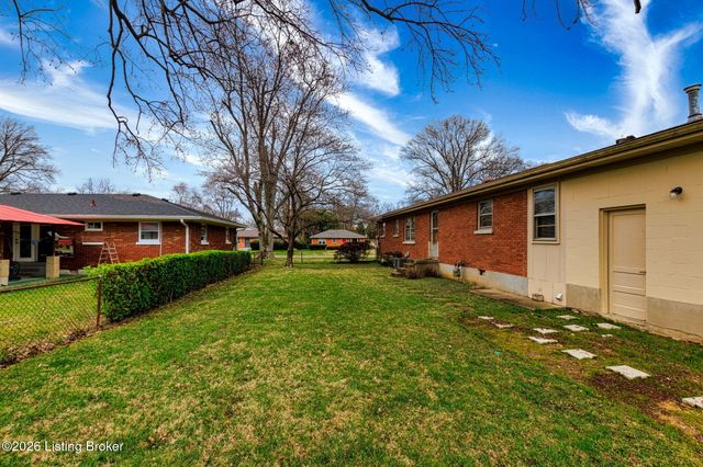 6904 Charmon Ave, Louisville, KY 40219