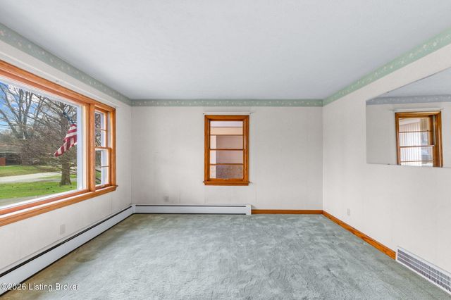 6904 Charmon Ave, Louisville, KY 40219