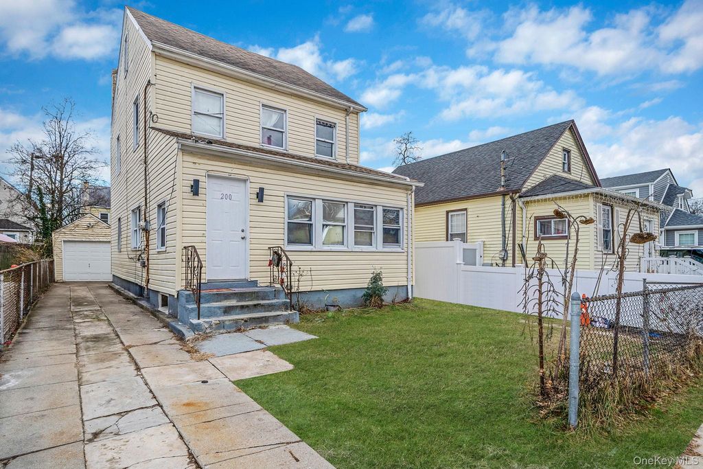 200 Princeton Street, Hempstead, NY 11550