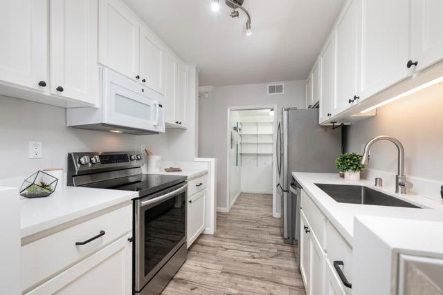 3316 Brittan Avenue 11, San Carlos, CA 94070