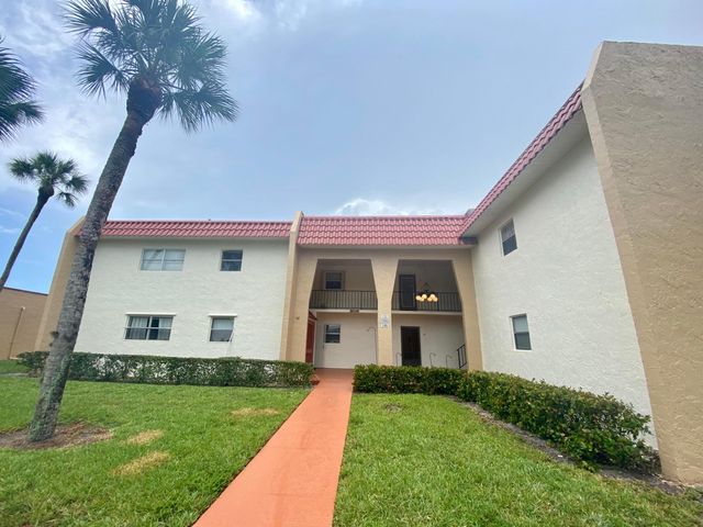 138 Lake Frances Drive, West Palm Beach, FL 33411