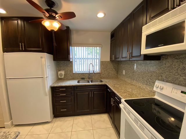 138 Lake Frances Drive, West Palm Beach, FL 33411