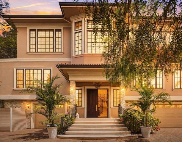 730 S El Monte Avenue, Los Altos, CA 94022