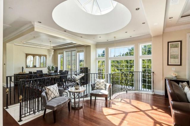730 S El Monte Avenue, Los Altos, CA 94022