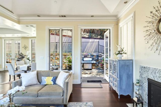 730 S El Monte Avenue, Los Altos, CA 94022
