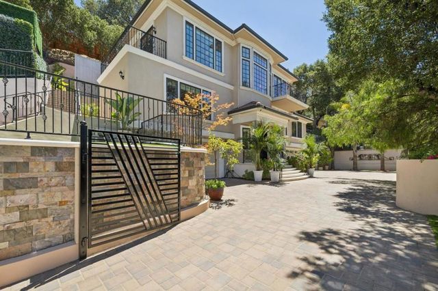 730 S El Monte Avenue, Los Altos, CA 94022