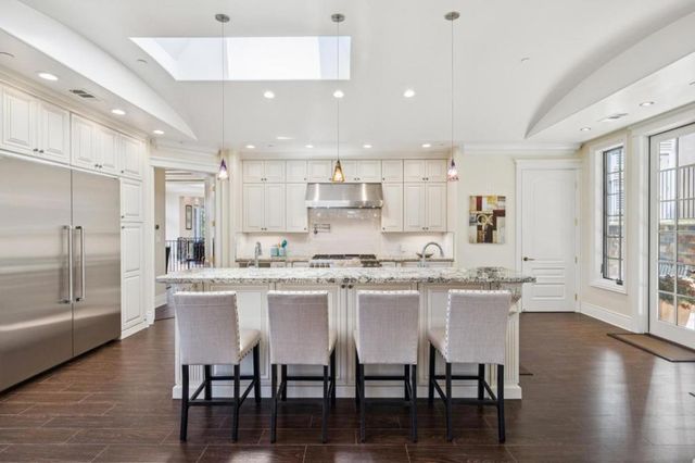 730 S El Monte Avenue, Los Altos, CA 94022