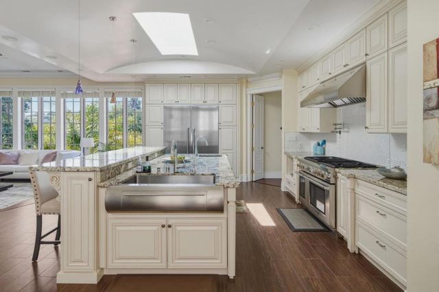 730 S El Monte Avenue, Los Altos, CA 94022