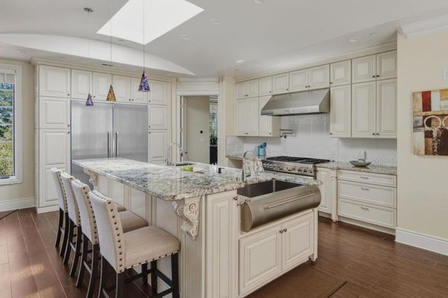 730 S El Monte Avenue, Los Altos, CA 94022