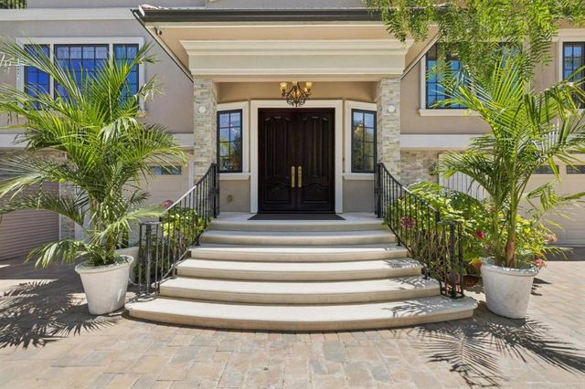 730 S El Monte Avenue, Los Altos, CA 94022