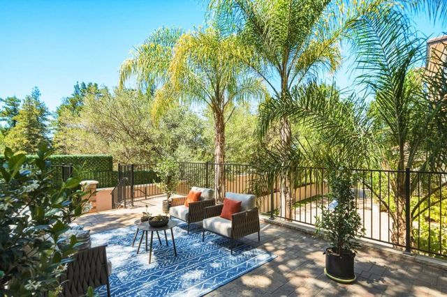 730 S El Monte Avenue, Los Altos, CA 94022