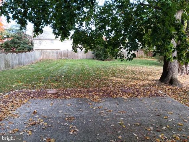 6 STAFFORD CT, Mount Holly, NJ 08060