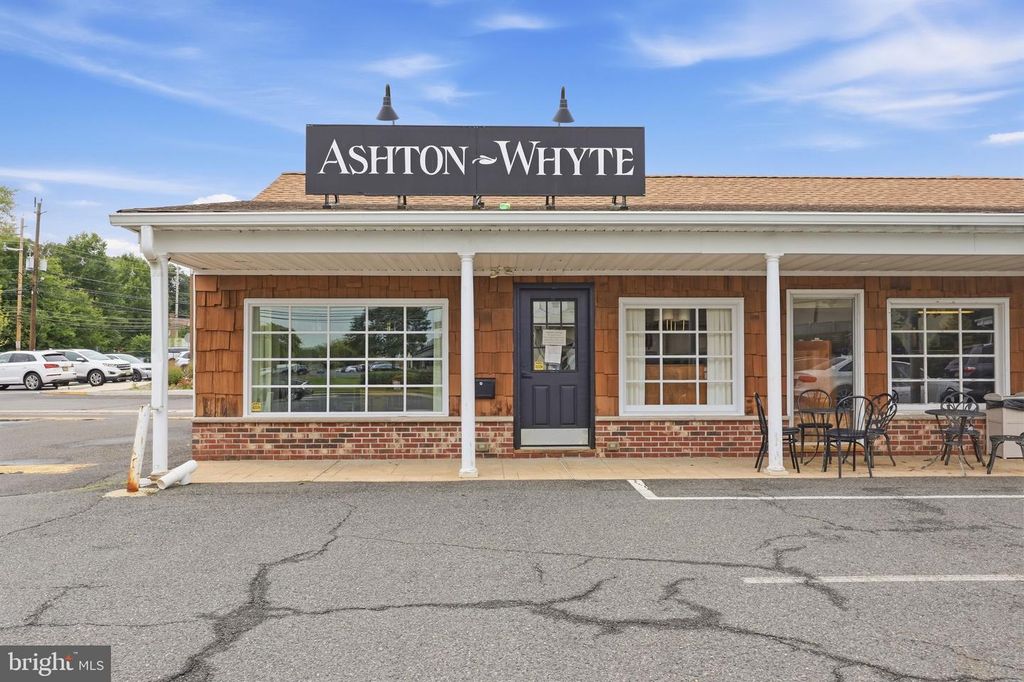 157 W DELAWARE AVE, Pennington, NJ 08534 — exterior