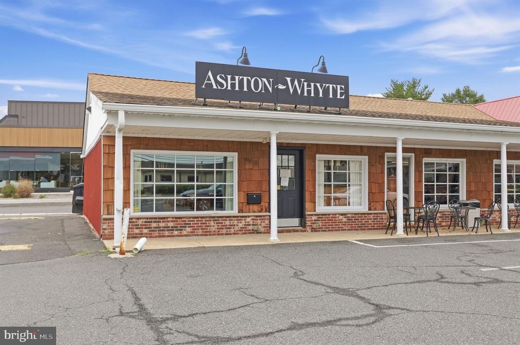 157 W DELAWARE AVE, Pennington, NJ 08534 — photo 2