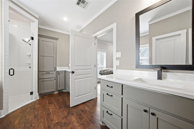 1130 N Lone Star Parkway, Mcgregor, TX 76657