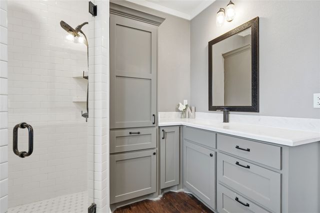 1130 N Lone Star Parkway, Mcgregor, TX 76657