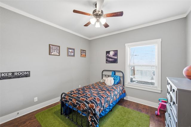 1130 N Lone Star Parkway, Mcgregor, TX 76657