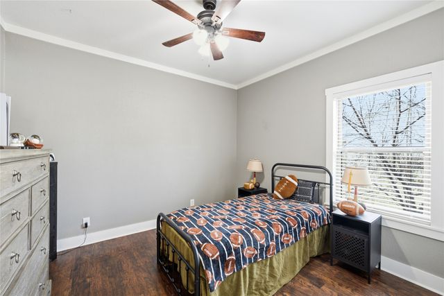 1130 N Lone Star Parkway, Mcgregor, TX 76657