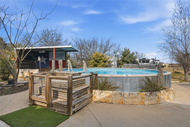 1130 N Lone Star Parkway, Mcgregor, TX 76657