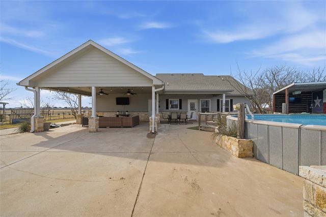 1130 N Lone Star Parkway, Mcgregor, TX 76657