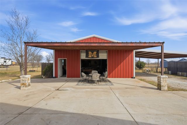 1130 N Lone Star Parkway, Mcgregor, TX 76657