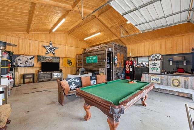 1130 N Lone Star Parkway, Mcgregor, TX 76657