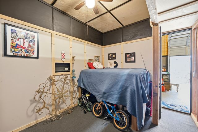 1130 N Lone Star Parkway, Mcgregor, TX 76657