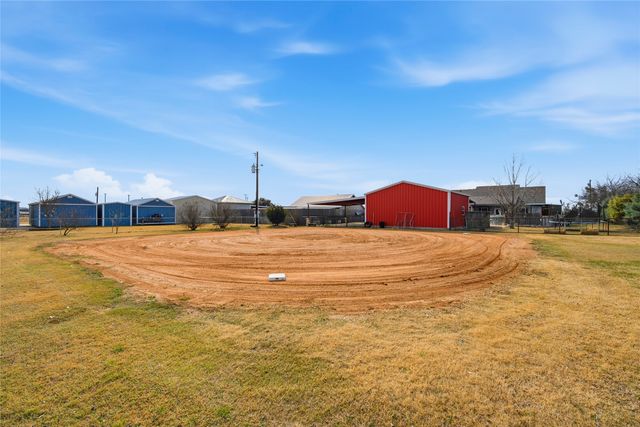 1130 N Lone Star Parkway, Mcgregor, TX 76657