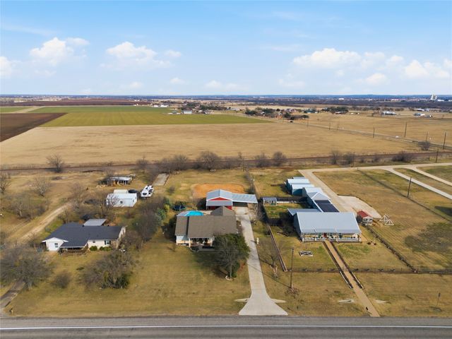 1130 N Lone Star Parkway, Mcgregor, TX 76657