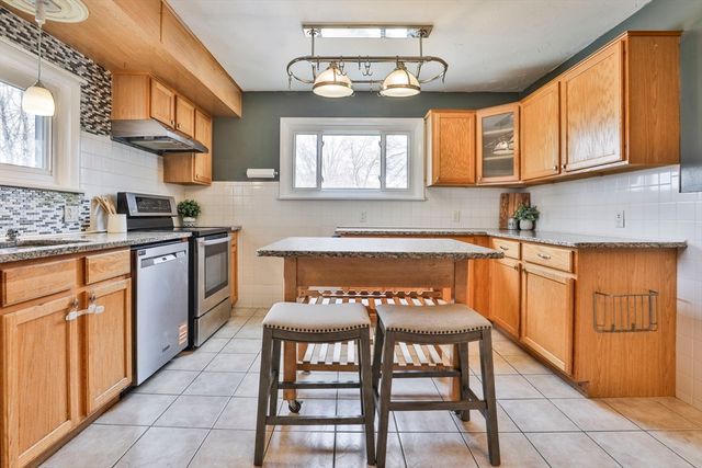 12 Linden Rd 12, Melrose, MA 02176