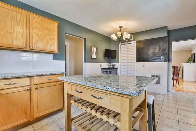 12 Linden Rd 12, Melrose, MA 02176