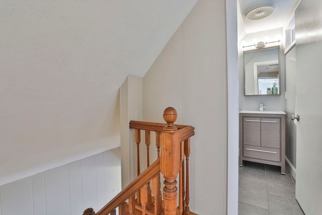 12 Linden Rd 12, Melrose, MA 02176