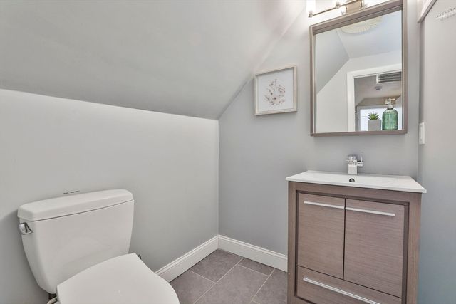 12 Linden Rd 12, Melrose, MA 02176