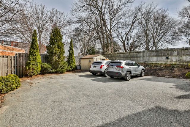 12 Linden Rd 12, Melrose, MA 02176