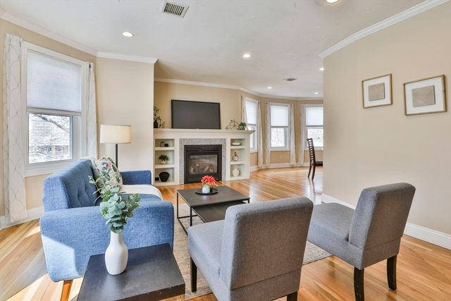 12 Linden Rd 12, Melrose, MA 02176