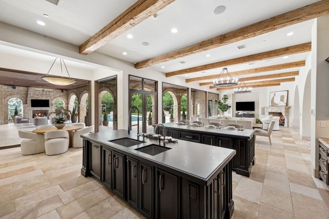 690 S Peytonville Avenue, Southlake, TX 76092