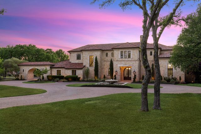 690 S Peytonville Avenue, Southlake, TX 76092