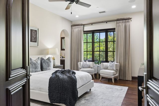 690 S Peytonville Avenue, Southlake, TX 76092