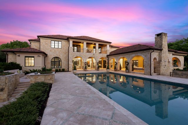 690 S Peytonville Avenue, Southlake, TX 76092